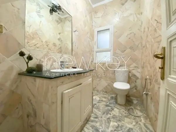 Une Superbe Villa prés du parc à louer à La Soukra - 9