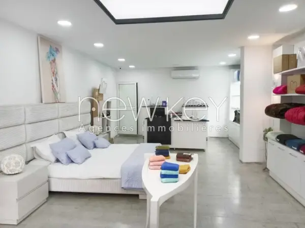 Fonds de commerce de 100 m² sur l'artère principale de La Soukra - 2