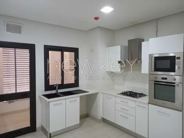 Appartement S+3 à la Marsa - 3