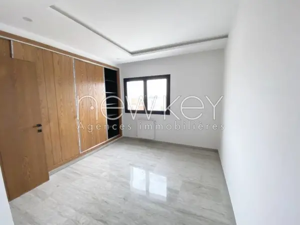 Un Bel Appartement S+3 à vendre à La Soukra - 1