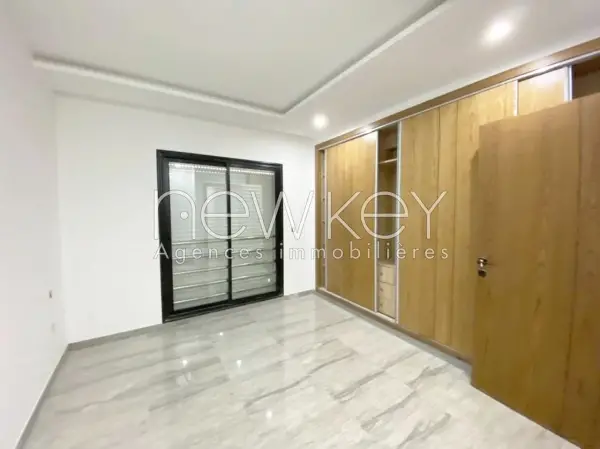 Un Appartement S+3 Neuf à louer à La Soukra - 2