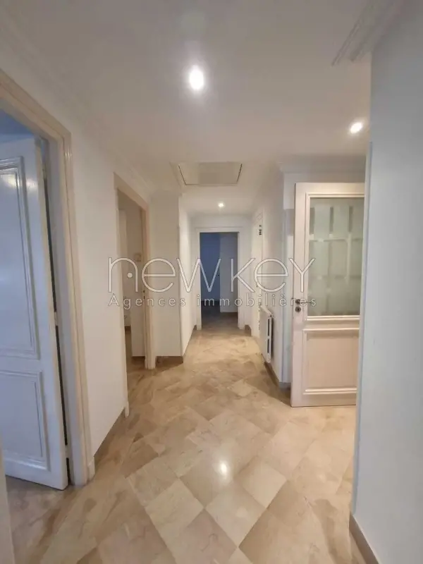Appartement s+4 à la Marsa - 17