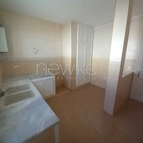 Appartement S+3 à louer à la Marsa - 4