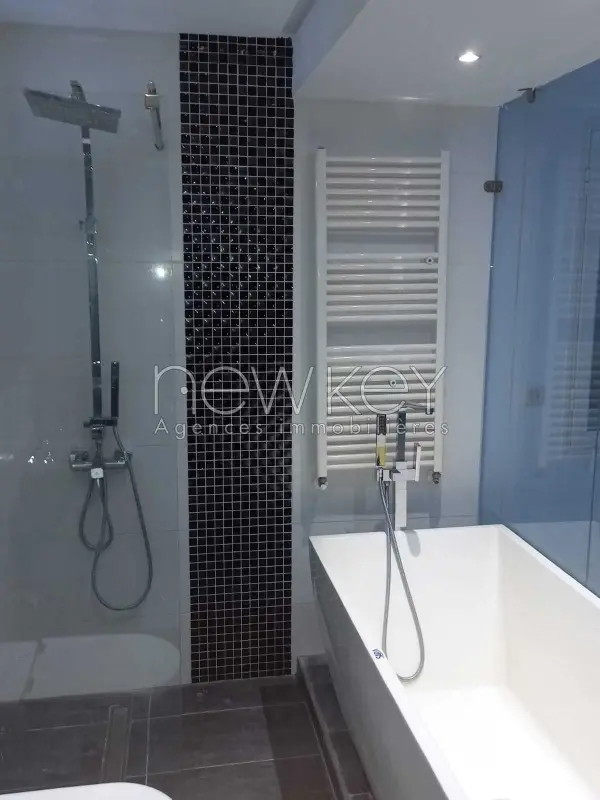 Appartement Richement meublé S+3 - 5
