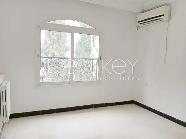 Un Duplex S+2 à louer à La Soukra - 2