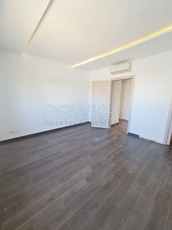 S+3 avec chambre de service à vendre aux jardins de Carthage - 5