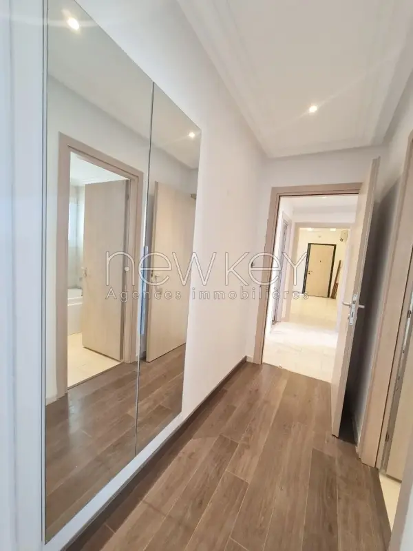 S+3 avec chambre de service à vendre aux jardins de Carthage - 8