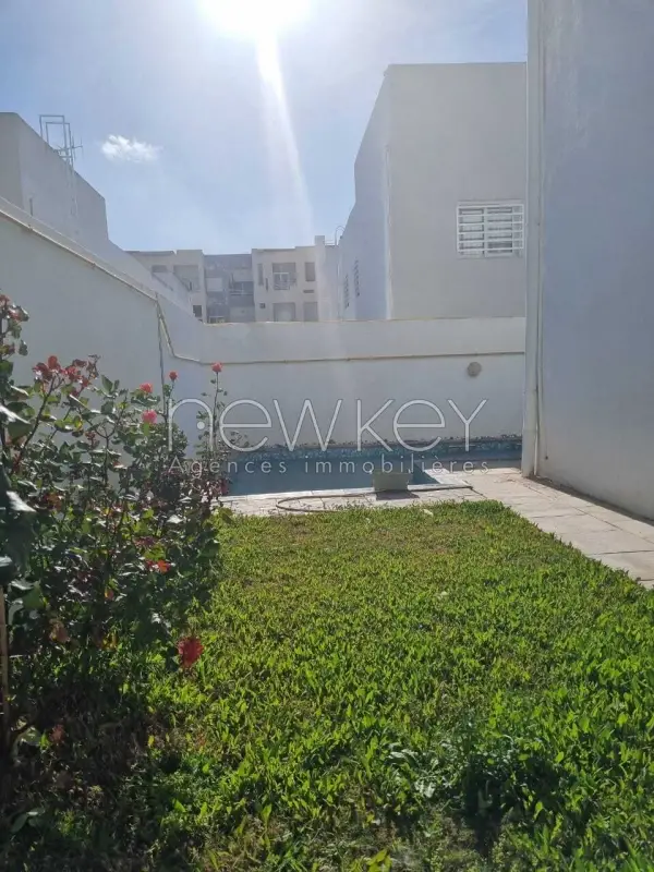 Duplex s+5 avec piscine - 16