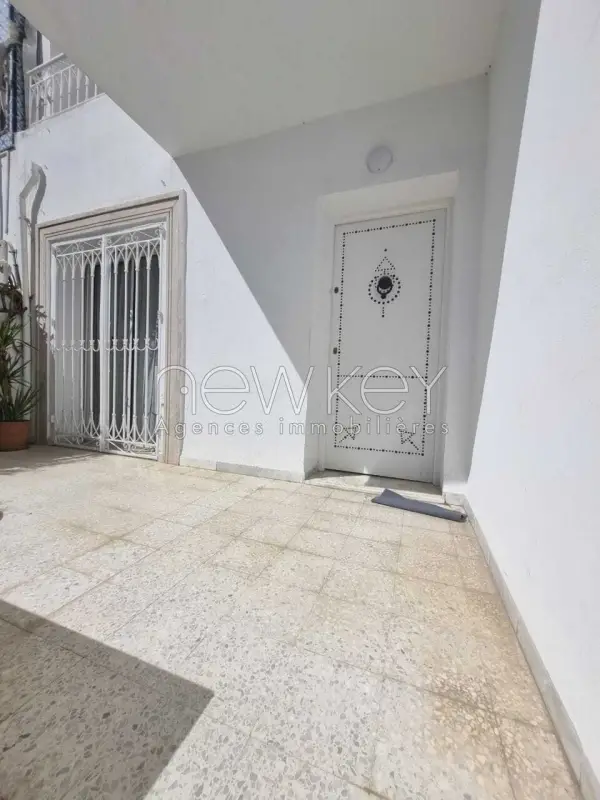 Duplex s+4 meublé à la Marsa - 1