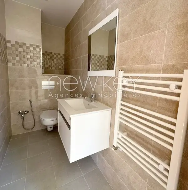 Un Appartement S+2 Neuf à vendre à La Nouvelle Soukra - 4