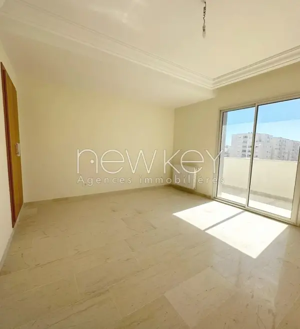 Un Appartement S+2 Neuf à vendre à La Nouvelle Soukra - 2