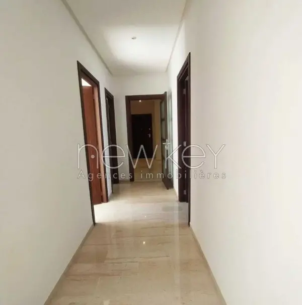 Un Spacieux Appartement S+4 Neuf à vendre à La Soukra - 3