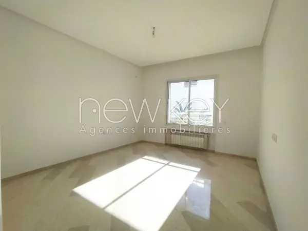 Un Spacieux Appartement S+4 Neuf à vendre à La Soukra - 4