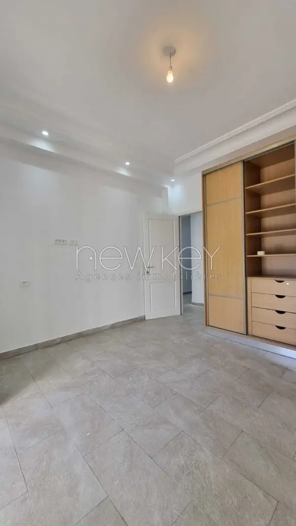 Etage s+2 au coeur de la Marsa - 2