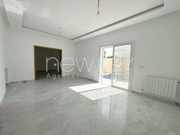 Une Villa en Triplex S+5 avec piscine à La Soukra - 1