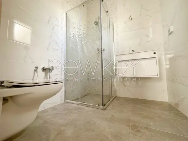 Une Superbe Villa S+5 à vendre à La Soukra - 8