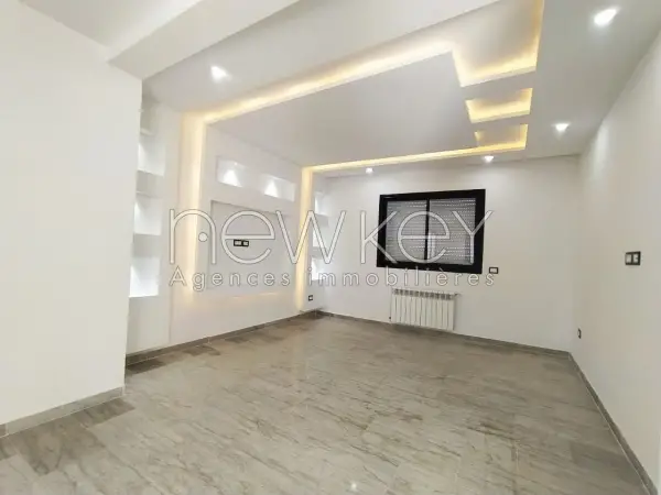 Une Villa S+3 avec jardin à louer à La Soukra - 4