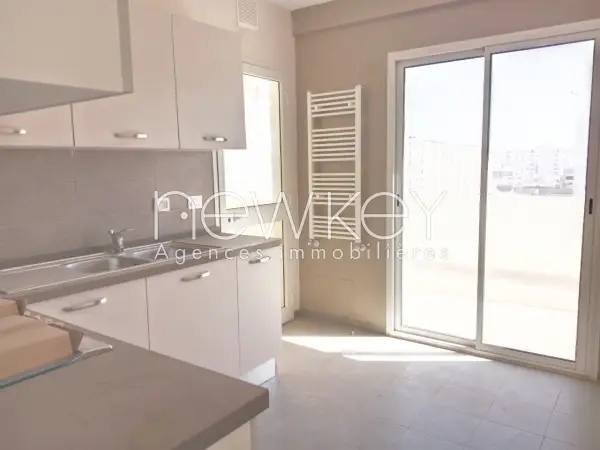 Un Appartement S+3 avec une terrasse à La Nouvelle Soukra - 2