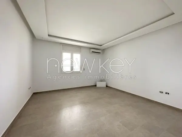 Un Superbe Appartement S+4 à vendre La Soukra - 2