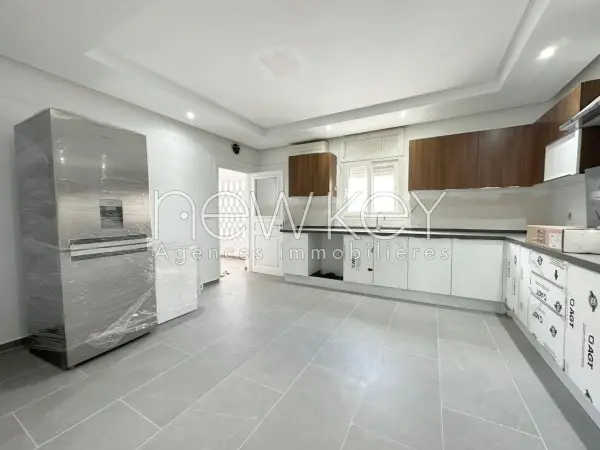 Un Superbe Appartement S+4 à vendre La Soukra - 1