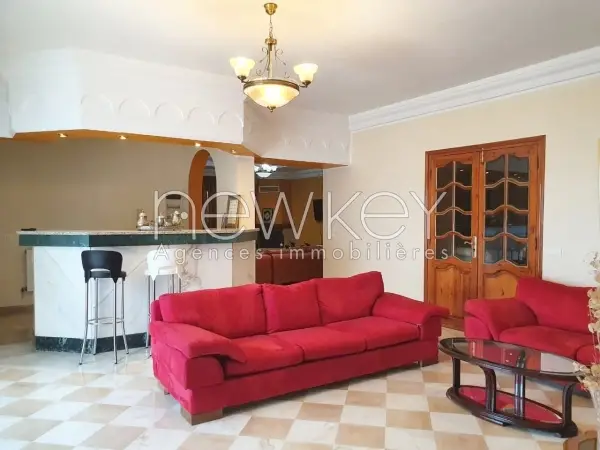 Une Fastueuse Villa de plain-pied à vendre à La Soukra - 7