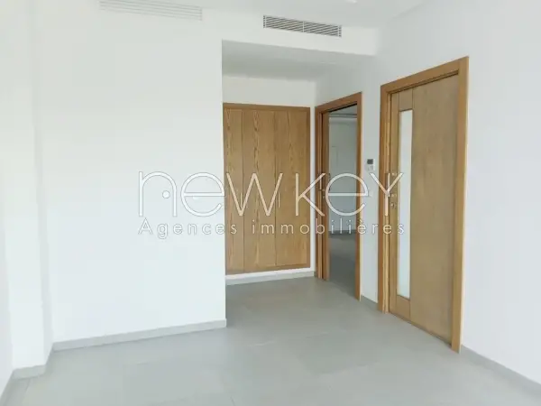 Un Bureau A3 à louer à La Soukra - 5