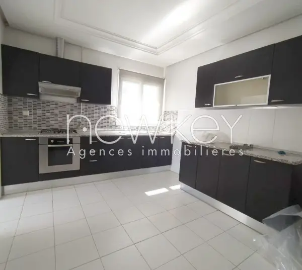 Un Appartement S+3 à vendre à La Soukra - 2