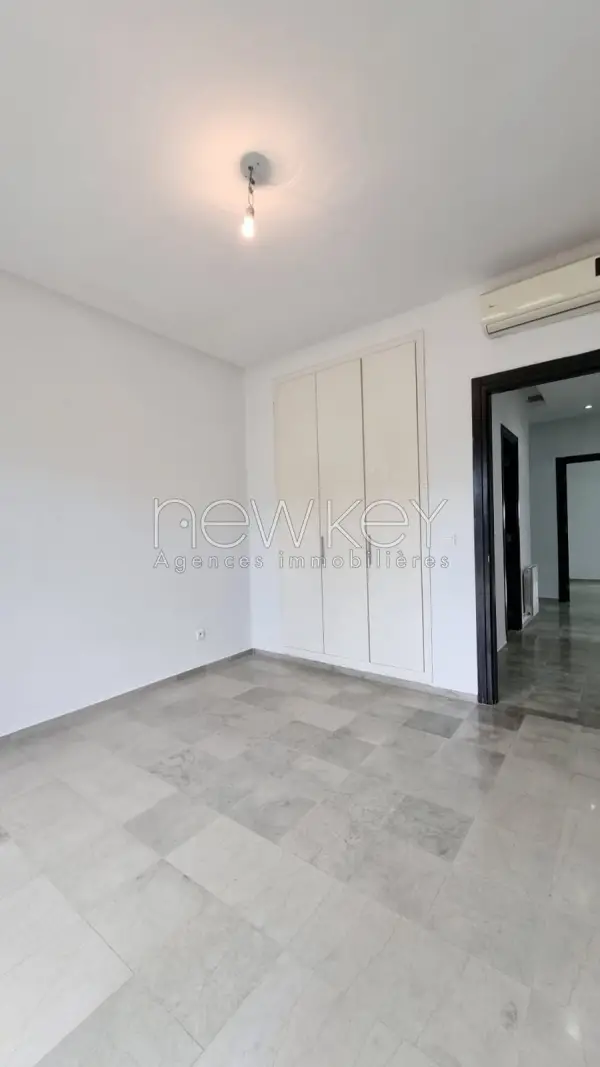 Appartement s+4 à la Marsa - 1