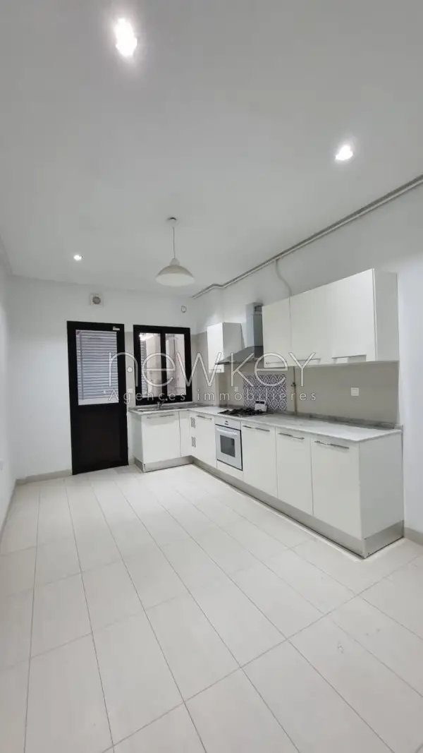 Appartement s+4 à la Marsa - 8