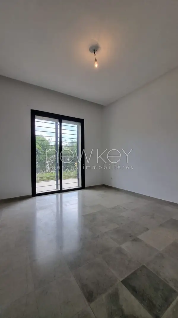 Appartement s+4 à la Marsa - 3