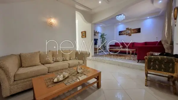 Etage de villa s+3 à la Marsa - 1