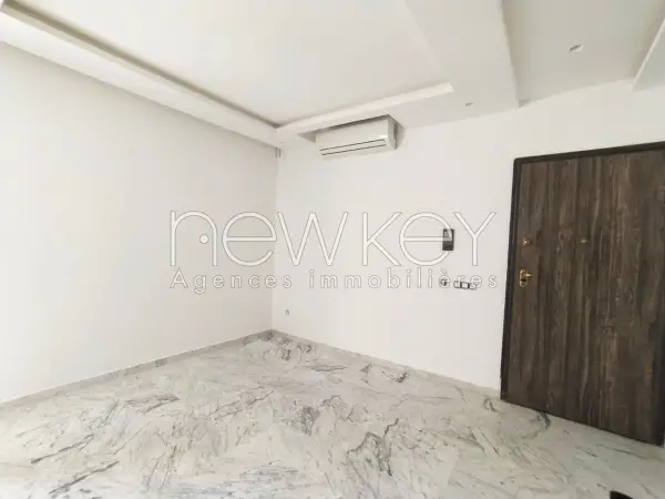 Bel Appartement S+2 à louer à La Soukra - 1