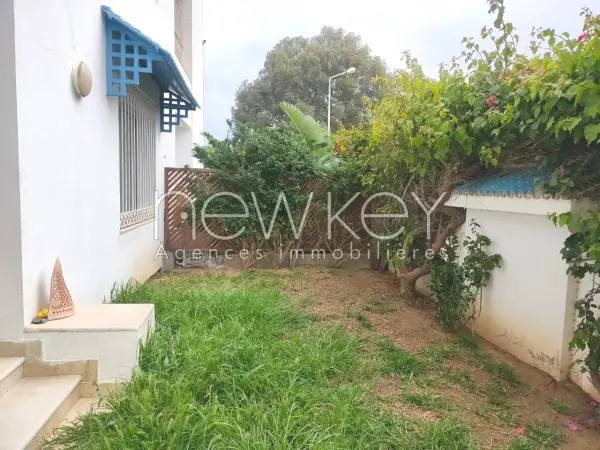 Rez-de-chaussée S+3 avec jardin à la Marsa - 10