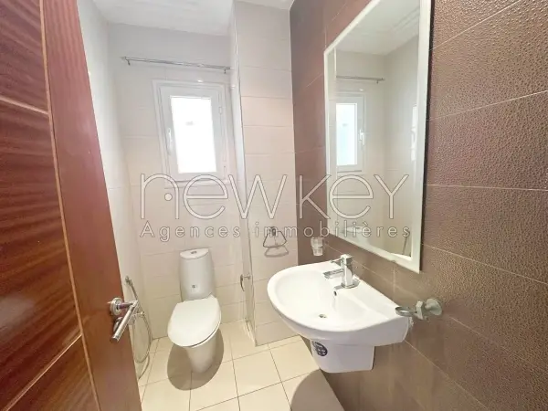 S+3 avec chambre de service à vendre aux Jardins de Carthage - 9