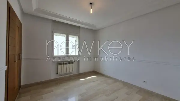 Appartement s+4 à la Marsa - 3