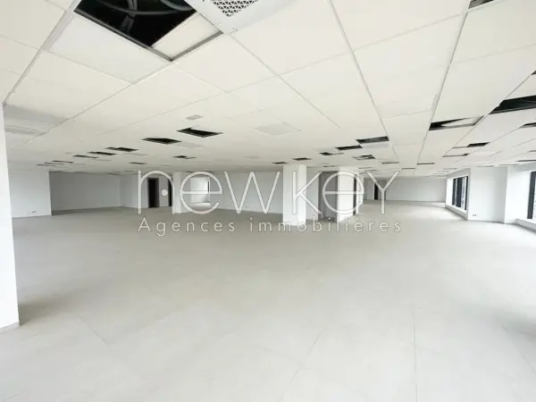 Etage de bureaux de 850m² à louer aux Berges du Lac - 3