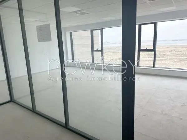 Etage de bureaux de 850m² à louer aux Berges du Lac - 4