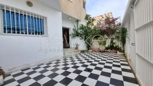 Rez de chaussée de villa s+3 meublé à la Marsa - 11