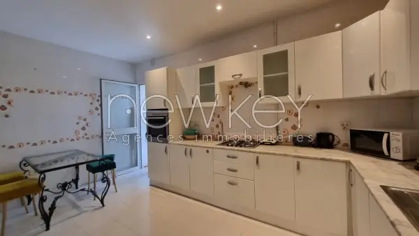 Rez de chaussée de villa s+3 meublé à la Marsa - 15