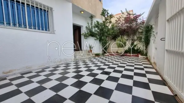 Rez de chaussée de villa s+3 meublé à la Marsa - 18