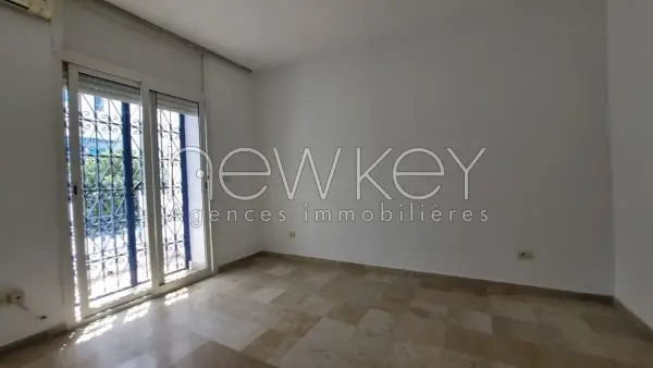 Duplex s+3 à la Marsa - 9