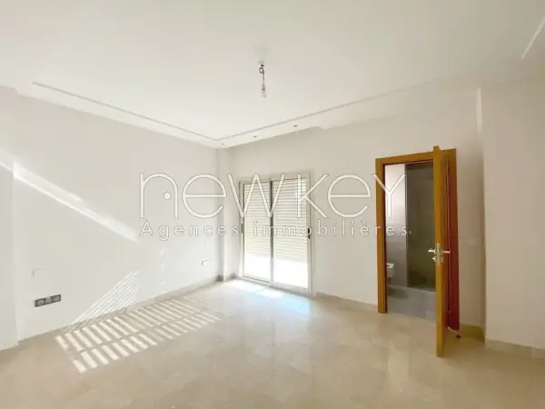 Triplex avec piscine à vendre aux Berges du Lac 2 - 5