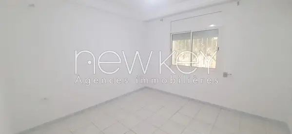 Un Rez-de-chaussée S+3 avec jardin à louer à La Soukra - 5