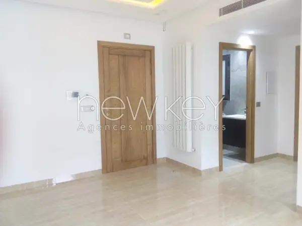 Un Appartement S+1 Haut Standing à louer à Ain Zaghouan Nord - 1