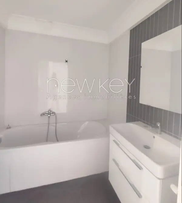 Un Appartement S+2 Neuf à La Soukra - 3