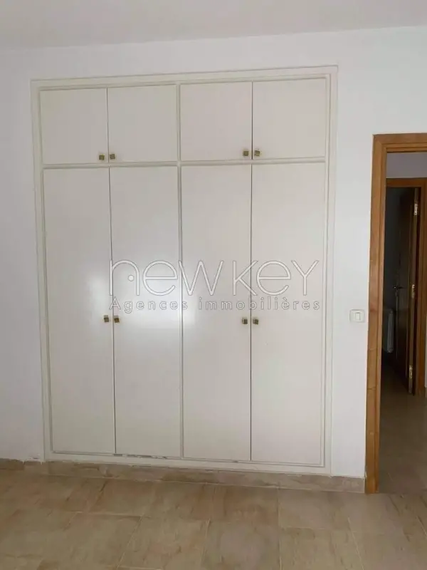 Un Appartement S+3 près de carrefour à Ain Zaghouan Nord - 1