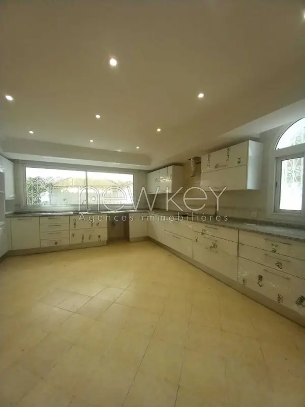 Villa s+5 à Gammarth vue sur mer - 9