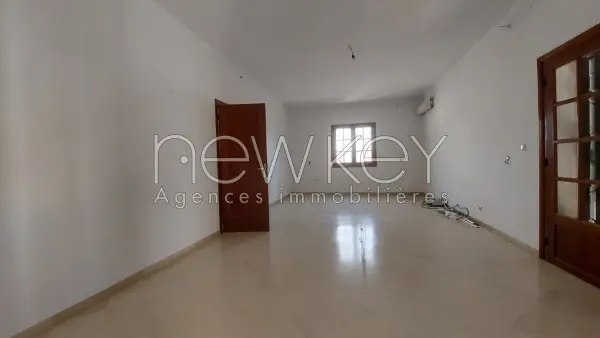 Une belle villa s+6 à la Marsa - 9