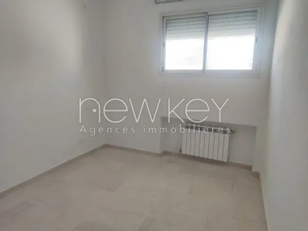 Un Appartement S+4 à louer à La Soukra - 3