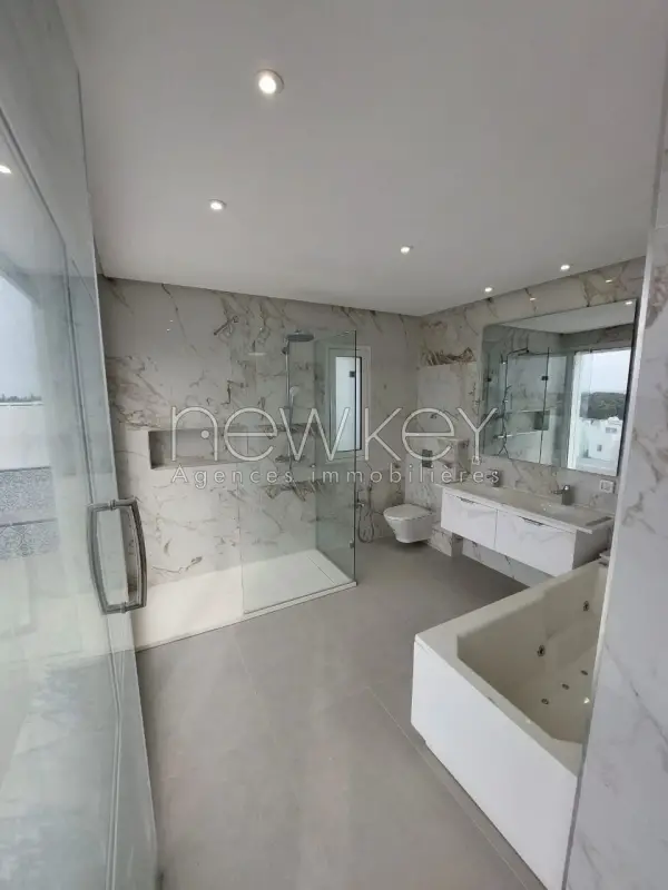 Villa s+5 à Gammarth vue sur mer - 11
